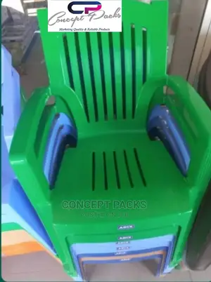 C044 Long Arm Plssti Chair.