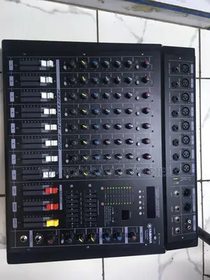 YAMAHA 8 Channel Powerded Mixer