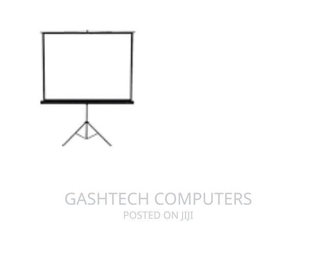 Techcom Tripod Projector Screen 240 X 240 - main view