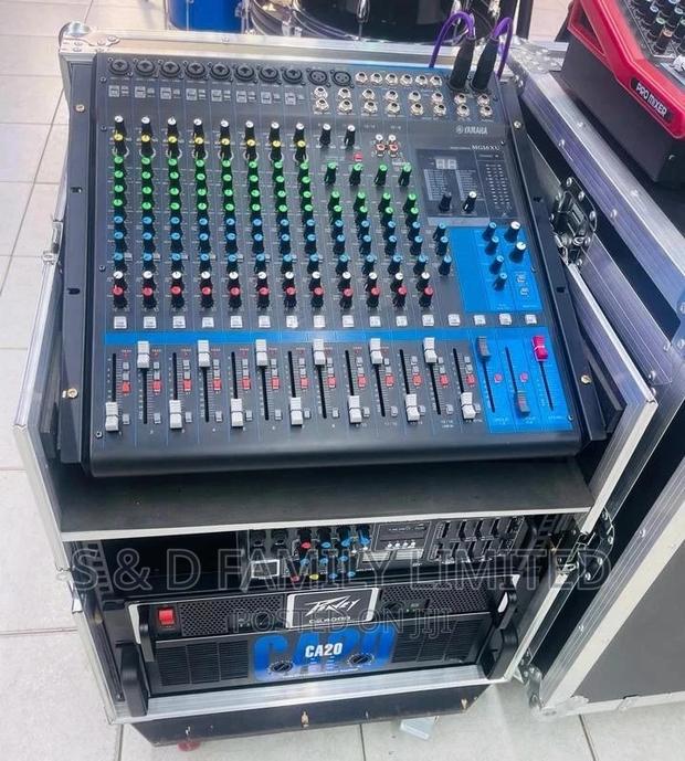 Crest Audio 20 Amplifier Normal Switch - main view