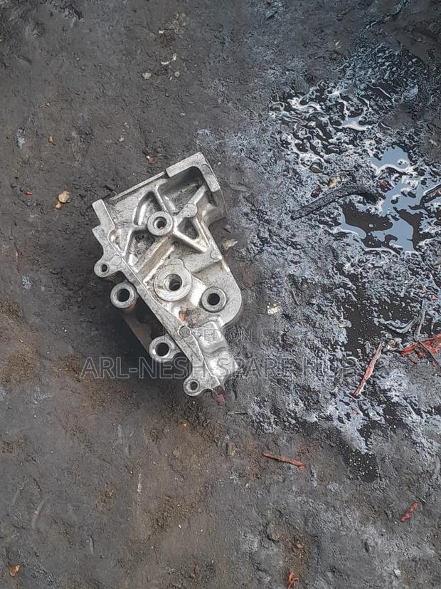 Subaru Ej 20 Tentioner Clemp - thumbnail 2