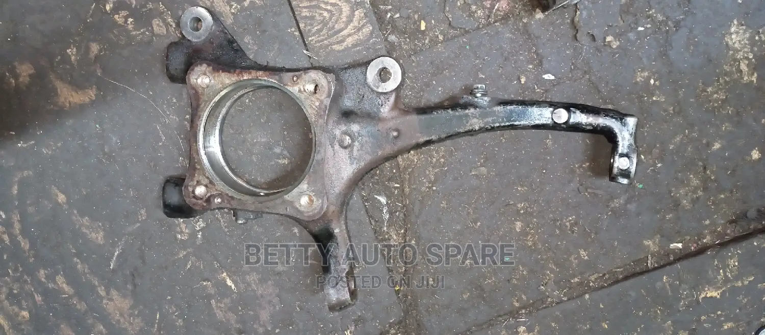 Toyota V8 200 Series Knuckle
