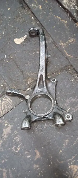 Toyota V8 200 Series Knuckle
