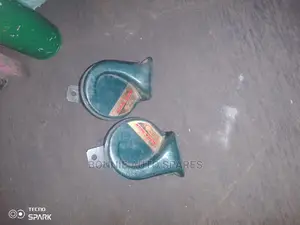Toyota Harrier Horns Pair