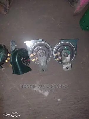 Toyota Harrier Horns Pair
