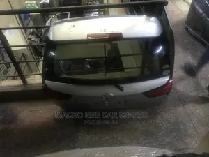 Toyota Fielder 165 Boot