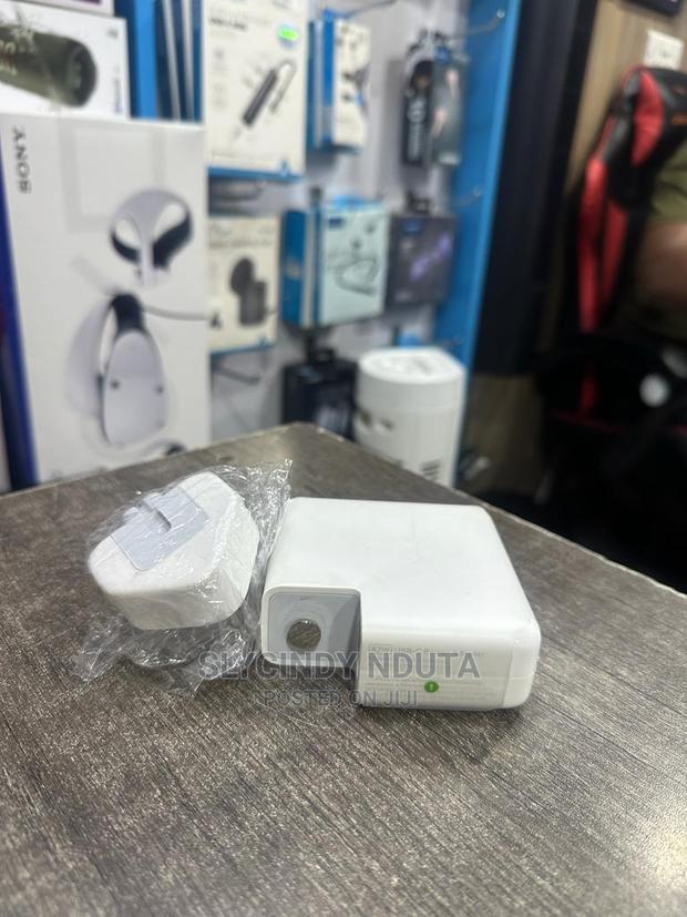 87W Macbook Adapter
