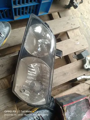 Toyota Ipsum Old Headlight