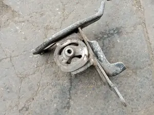 Gearbox Upper Mount Ractis Available.