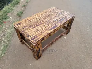 Wood Pallet Table- VSI