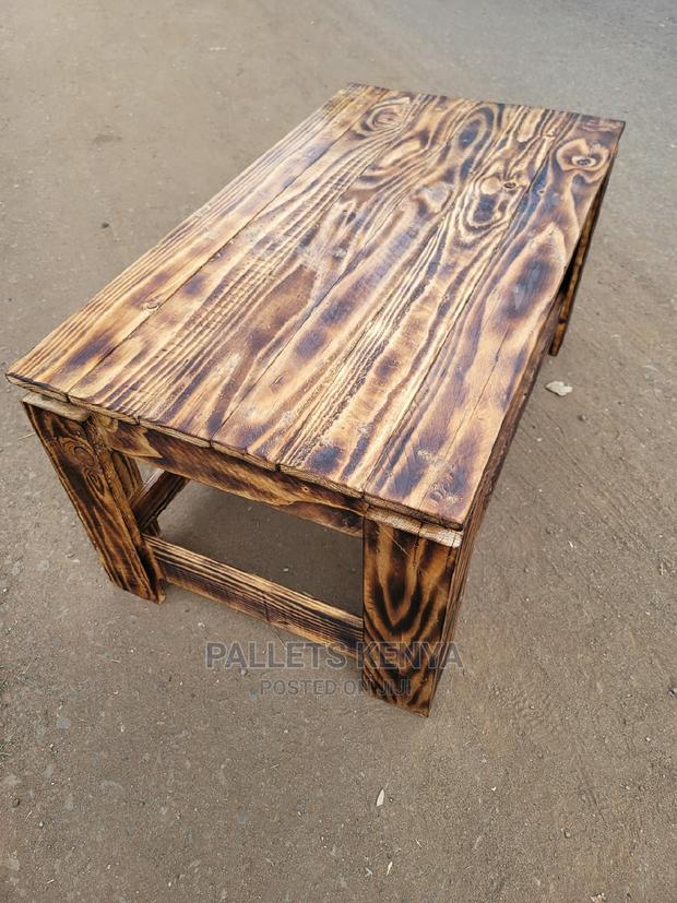 Wood Pallet Table- Fiz