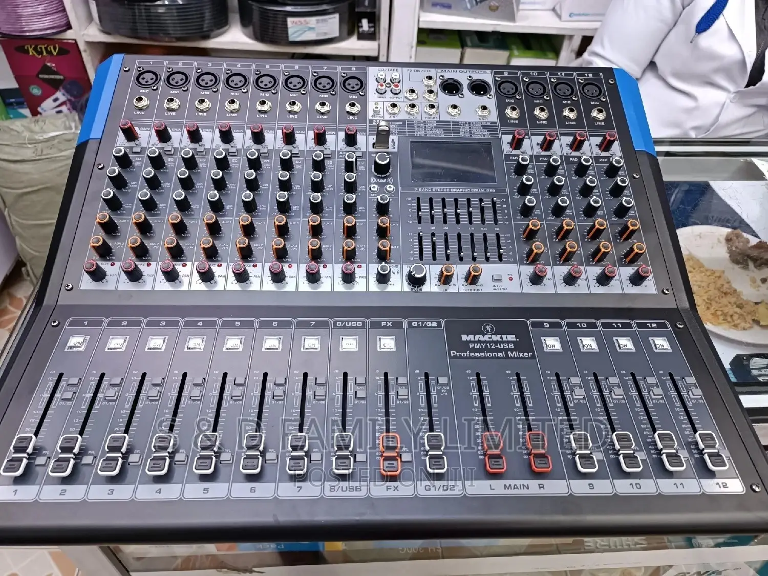 Mackie 12 Channels Powered Mixer With Groupings