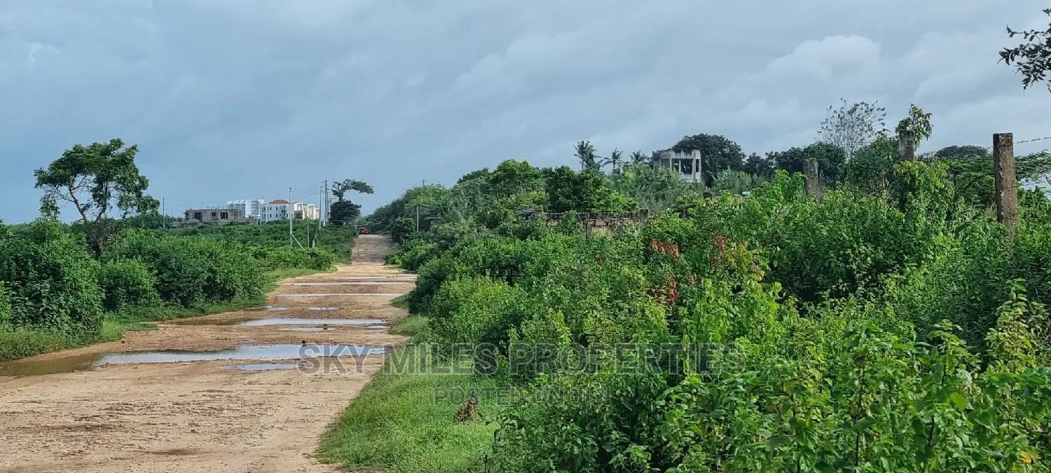 Kikambala,2.5 Acres,Second Row From the Ocean on Sale.