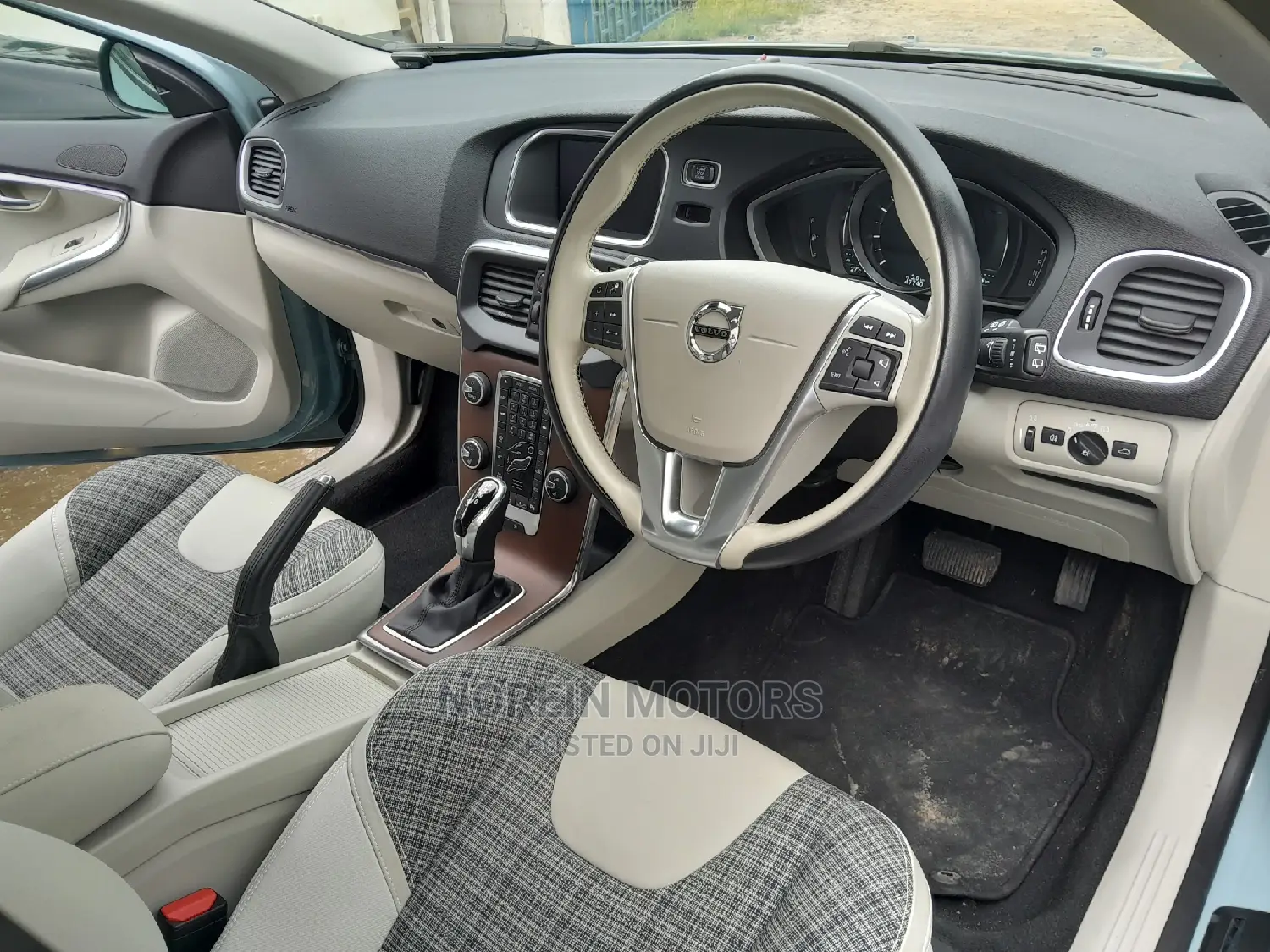 Volvo V40 2017 Blue