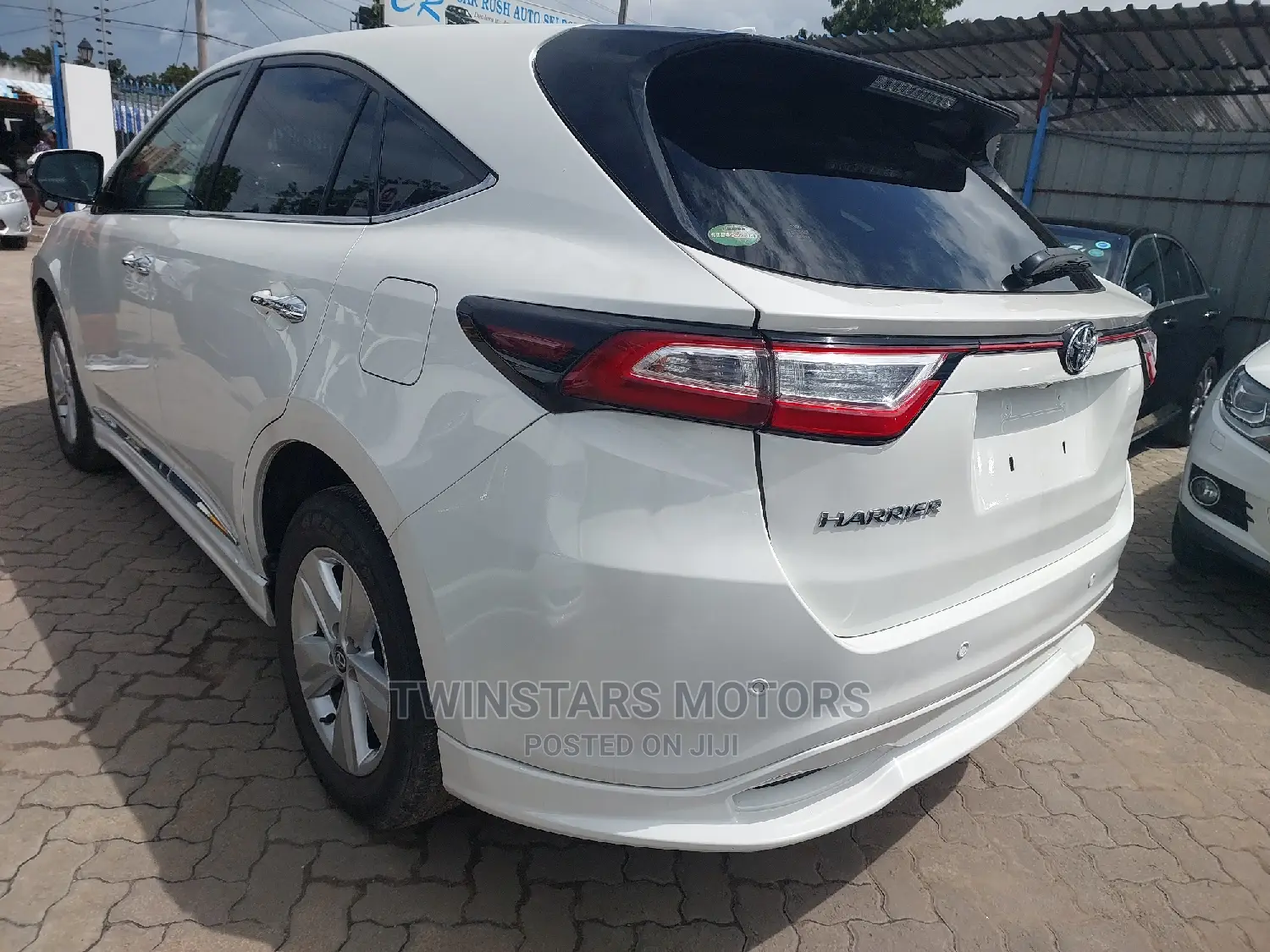 Toyota Harrier 2.0 4WD 2017 Pearl