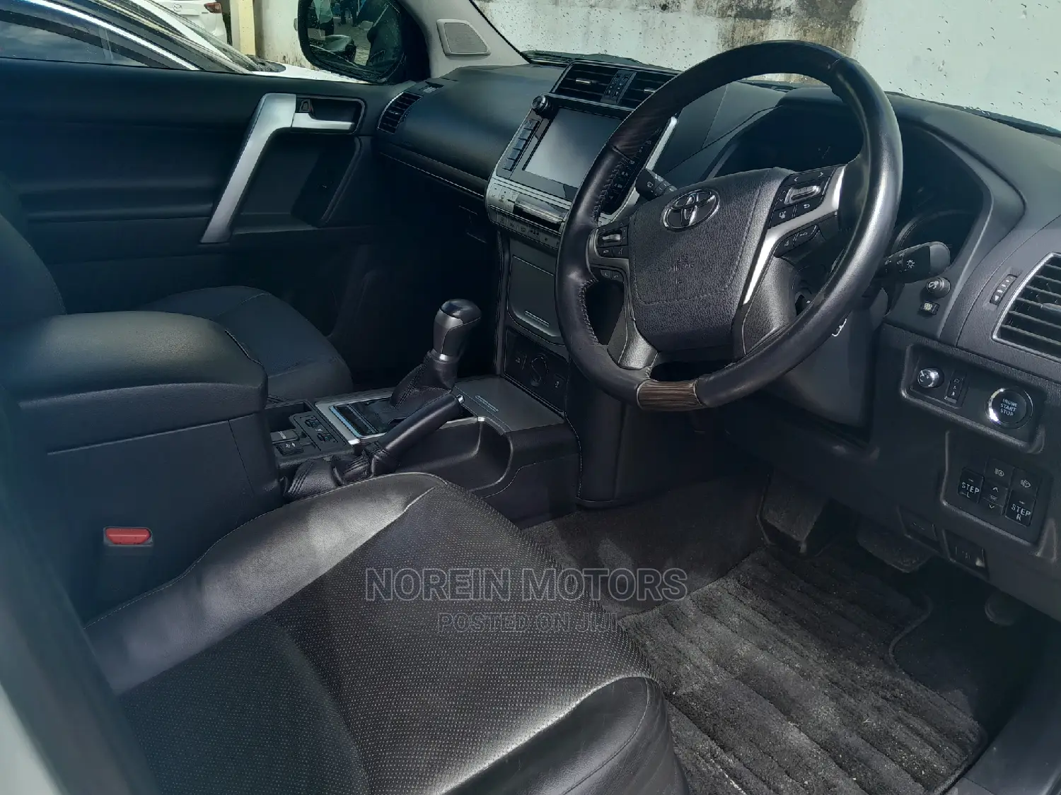 Toyota Land Cruiser Prado 2018 White