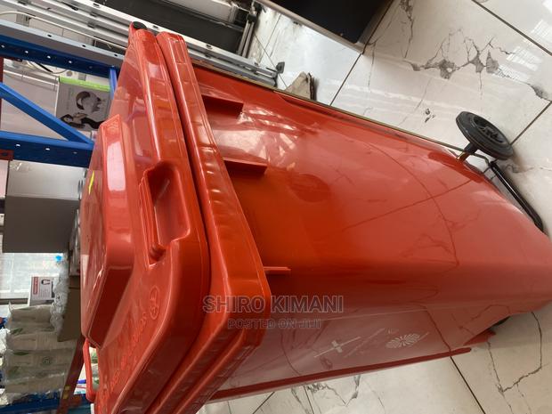 High 240 L Quality Bins - thumbnail 2