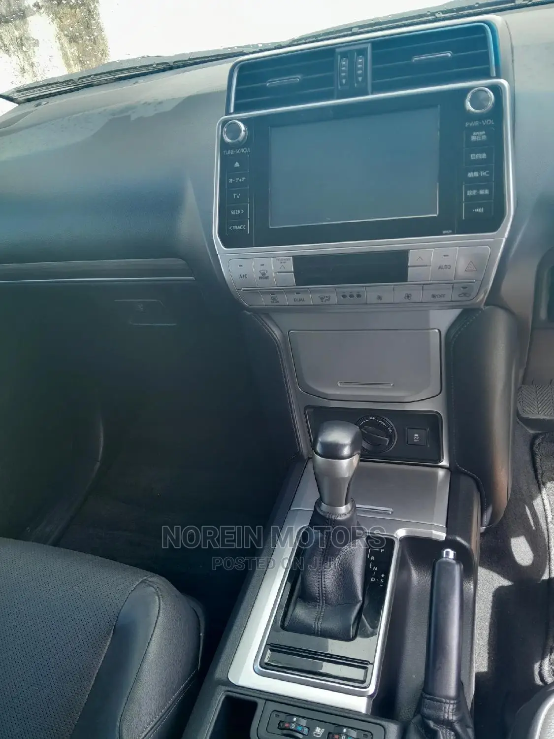 Toyota Land Cruiser Prado 2018 White