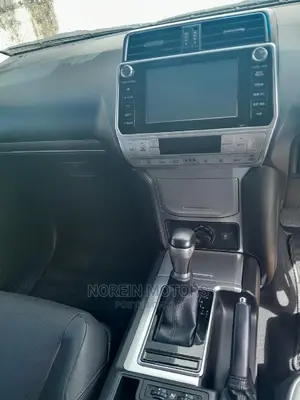 Toyota Land Cruiser Prado 2018 White
