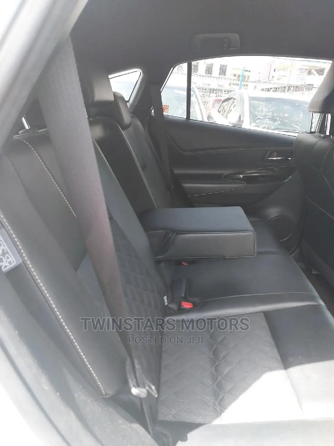 Toyota Harrier 2.0 4WD 2017 Pearl