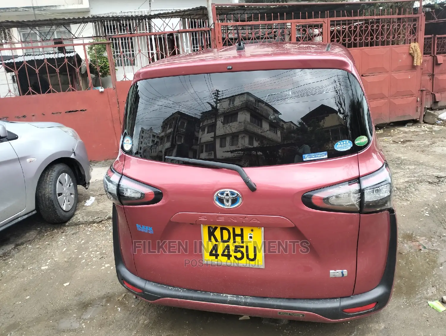 Toyota Sienta 1.5 FWD 2014 Red
