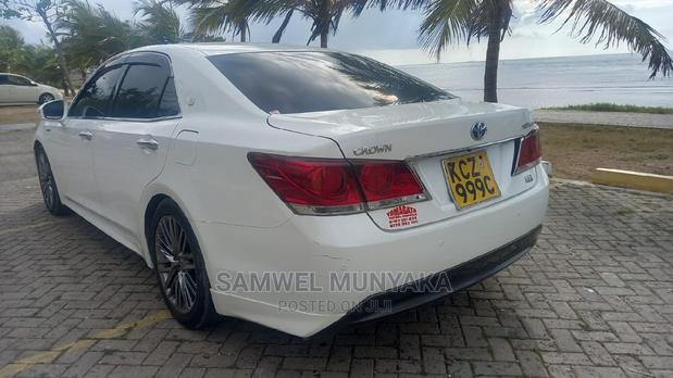 Toyota Crown 2014 White - thumbnail 3