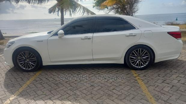 Toyota Crown 2014 White - thumbnail 9