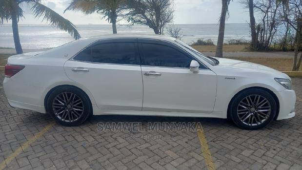 Toyota Crown 2014 White - thumbnail 10