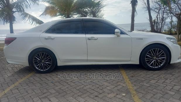 Toyota Crown 2014 White - thumbnail 12
