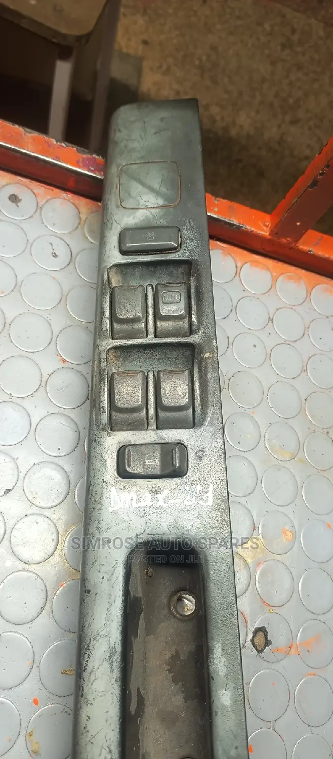 Dmax Old Model Main Door Switch.