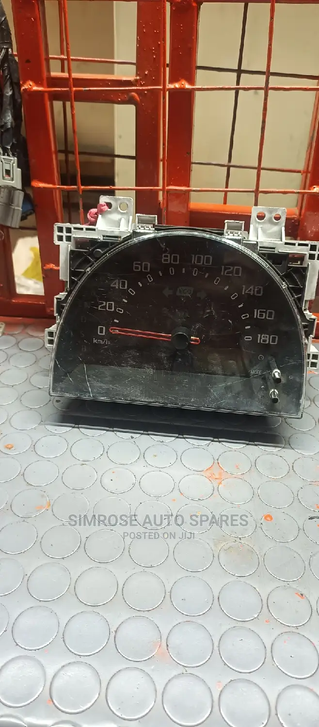 Toyota Passo 2012 Dashboard Clock.