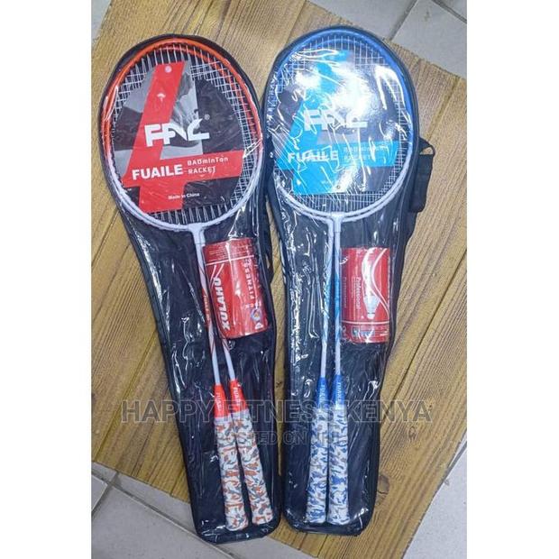 Generic Badminton Set 2 Rackets 2 Shuttlecocks+Carrier Bag - main view