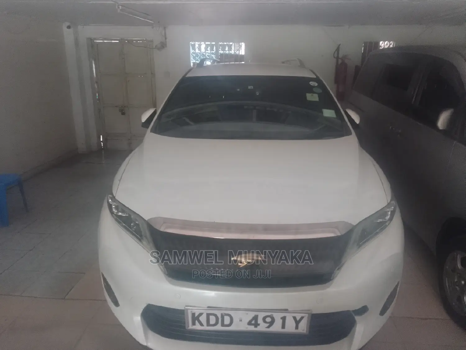 Toyota Harrier 2.0 4WD 2014 White