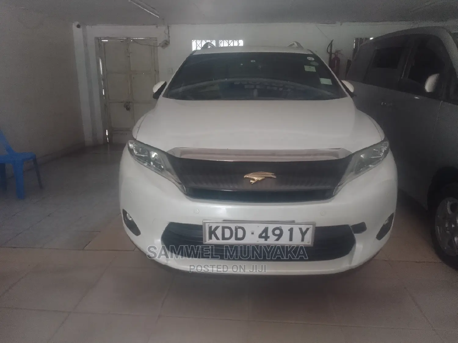 Toyota Harrier 2.0 4WD 2014 White