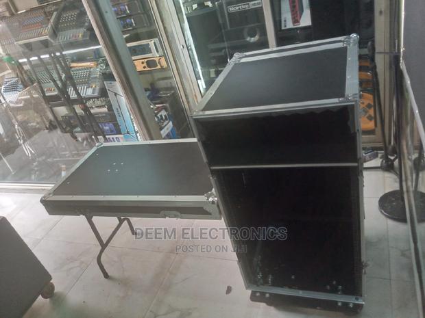 Equipment Rack 16unit 3 Door - main view