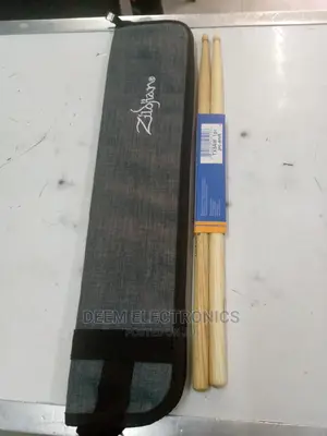 Drumsticks 5A and Drumsticks Bag