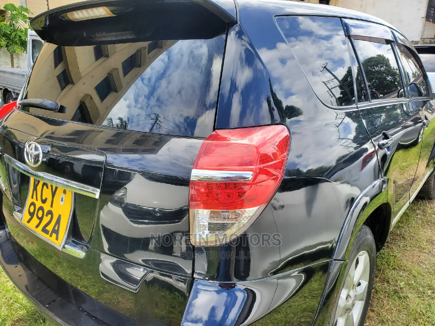 Toyota Vanguard 2012 Black