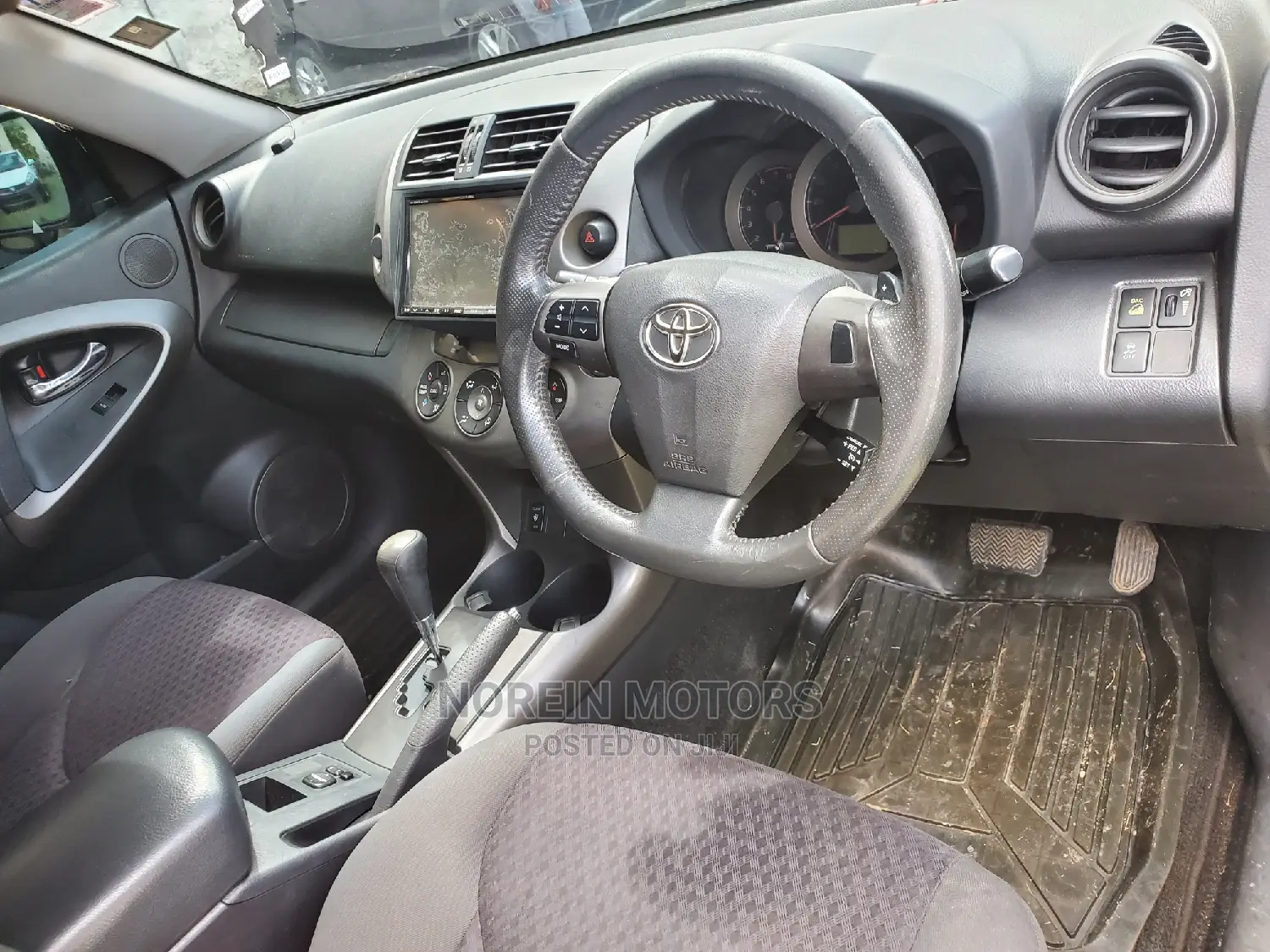 Toyota Vanguard 2012 Black