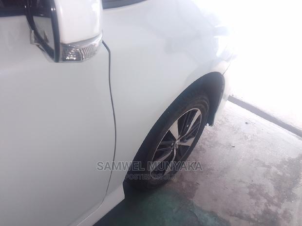 Toyota Wish 2013 White - thumbnail 2