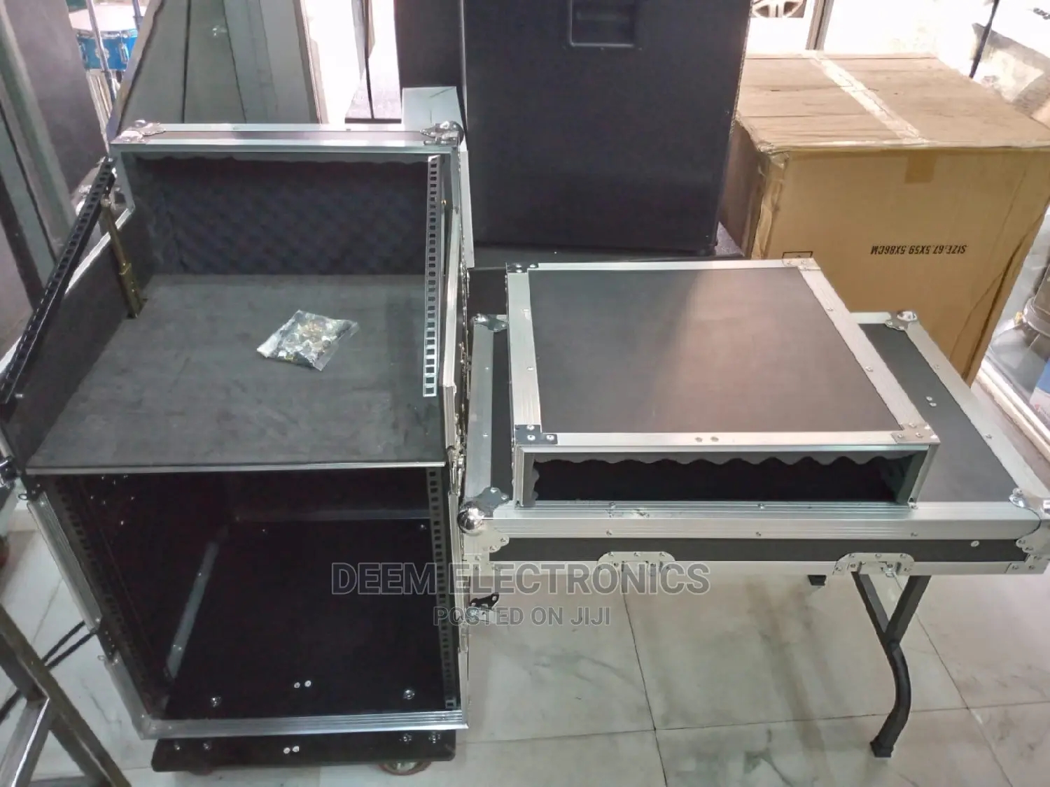 Flight Case 12unit 3door