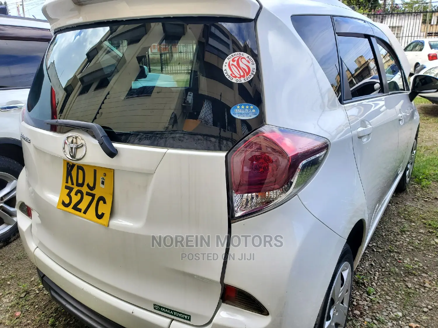 Toyota Ractis 2015 Pearl