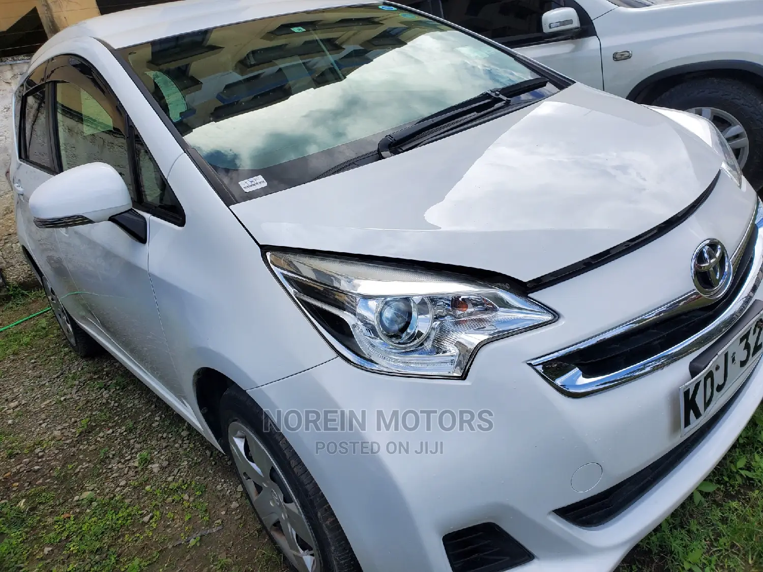 Toyota Ractis 2015 Pearl