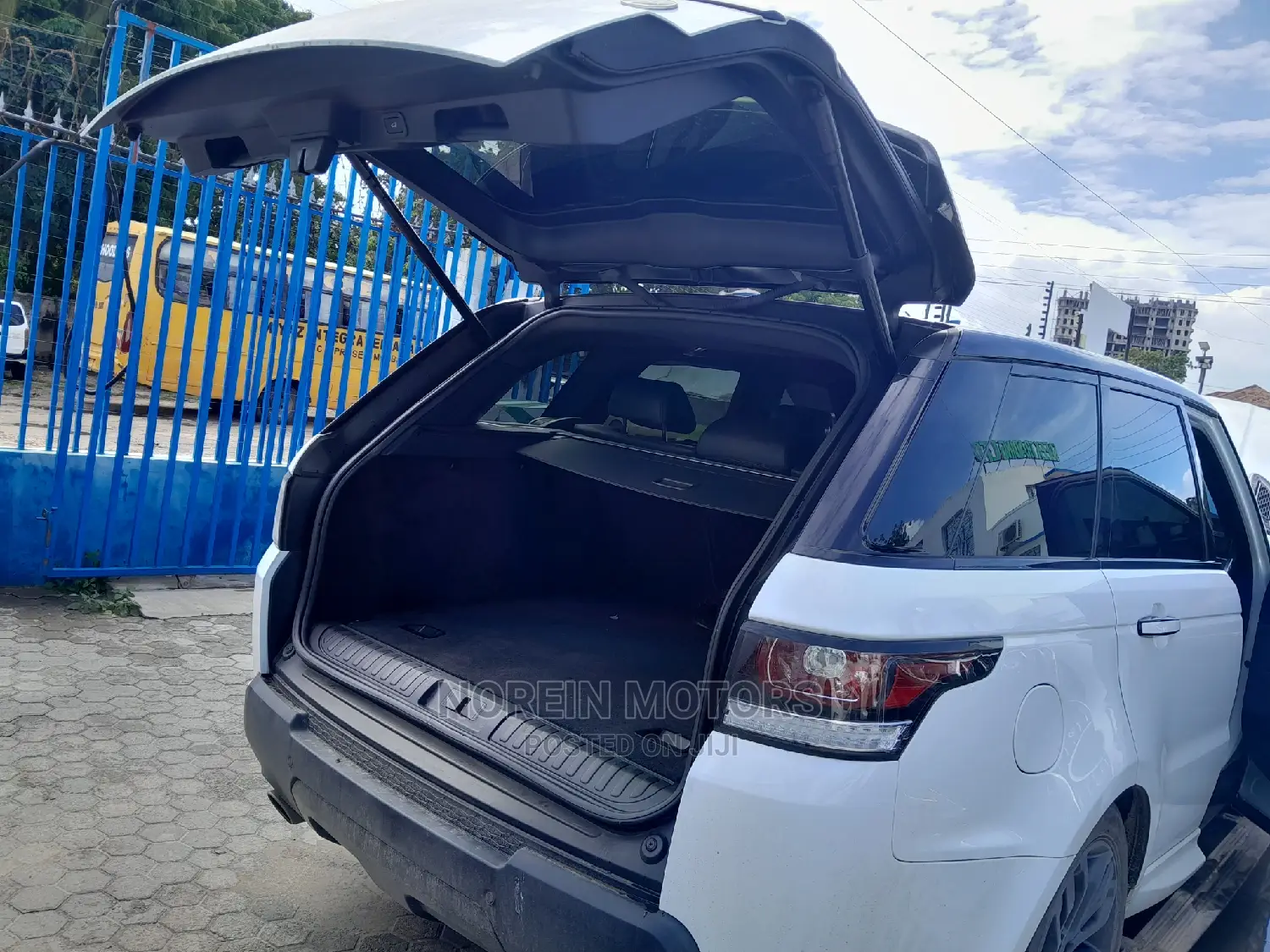 Land Rover Range Rover Sport 2016 White
