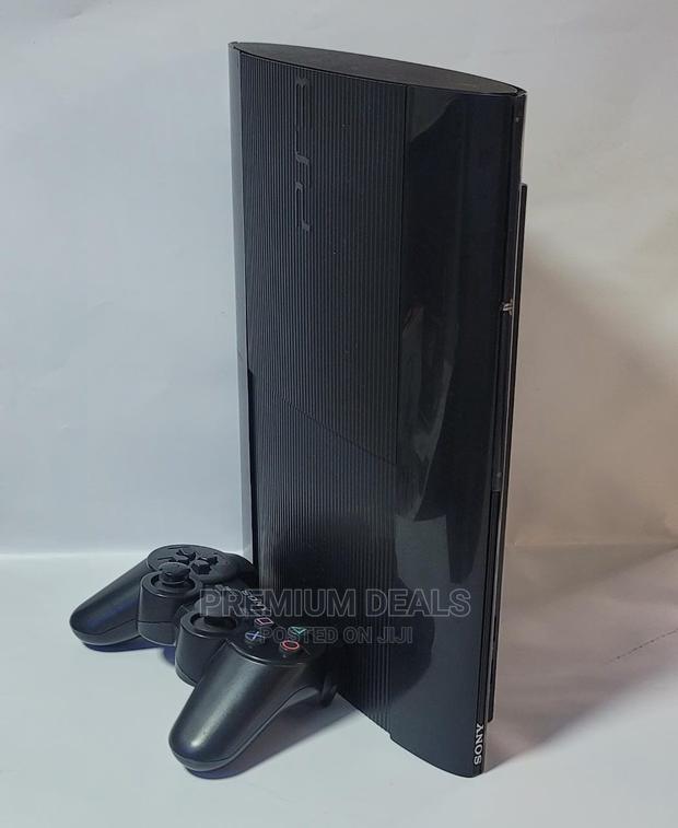 Clean Ps3 Superslim With One Controller - main view