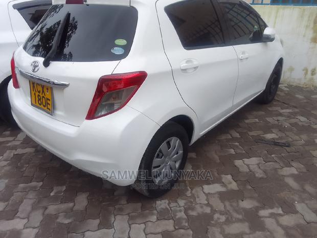 Toyota Vitz 1.3 AWD 3dr 2014 White - thumbnail 5