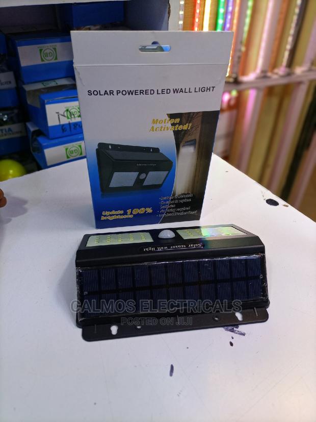 Solar Powered Led Wall Light - thumbnail 2