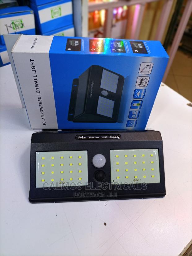 Solar Powered Led Wall Light - thumbnail 3