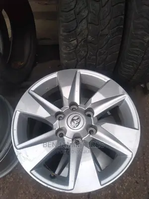 Original Rim Size 17 Inch for the Toyota Prado 170.