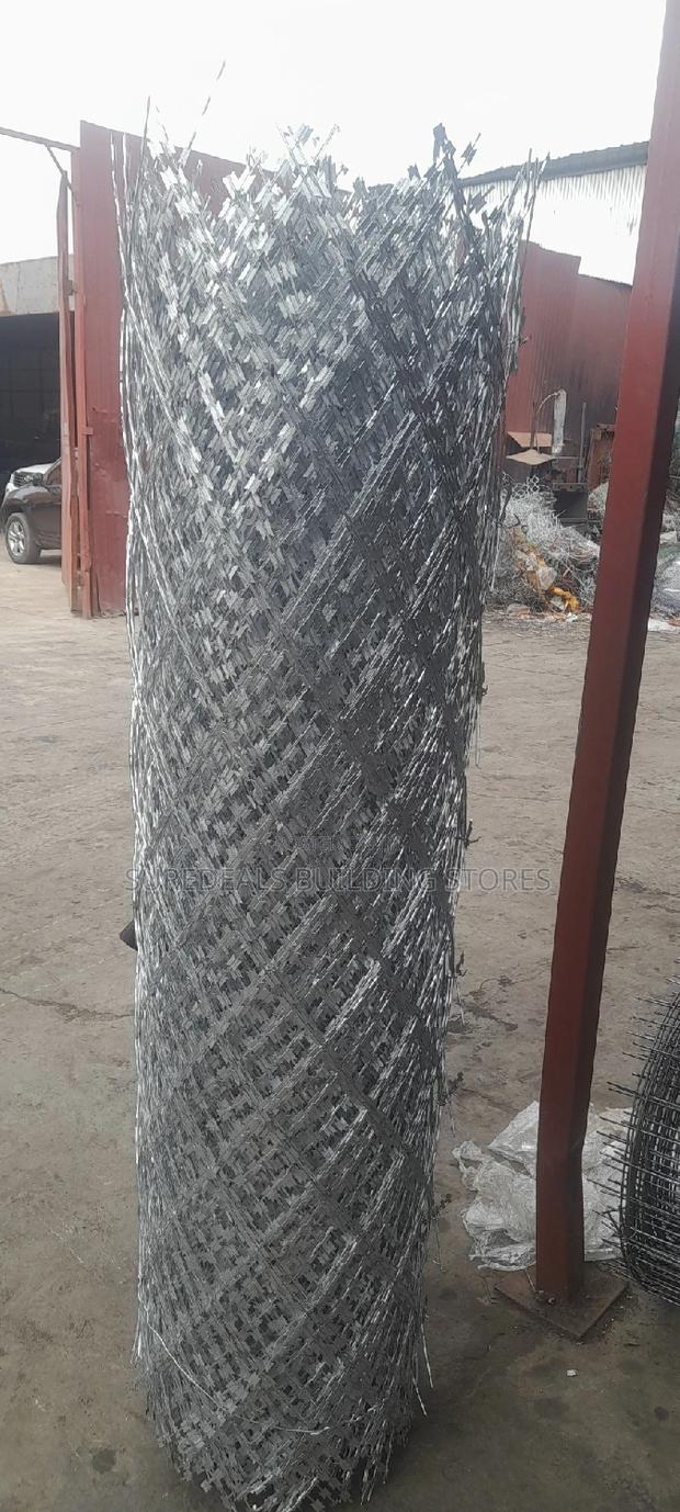 Welded Razor Wire Fence 6ft * 30mtrs - thumbnail 2