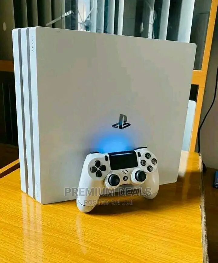 Snow Ps4 Pro With Its Controller